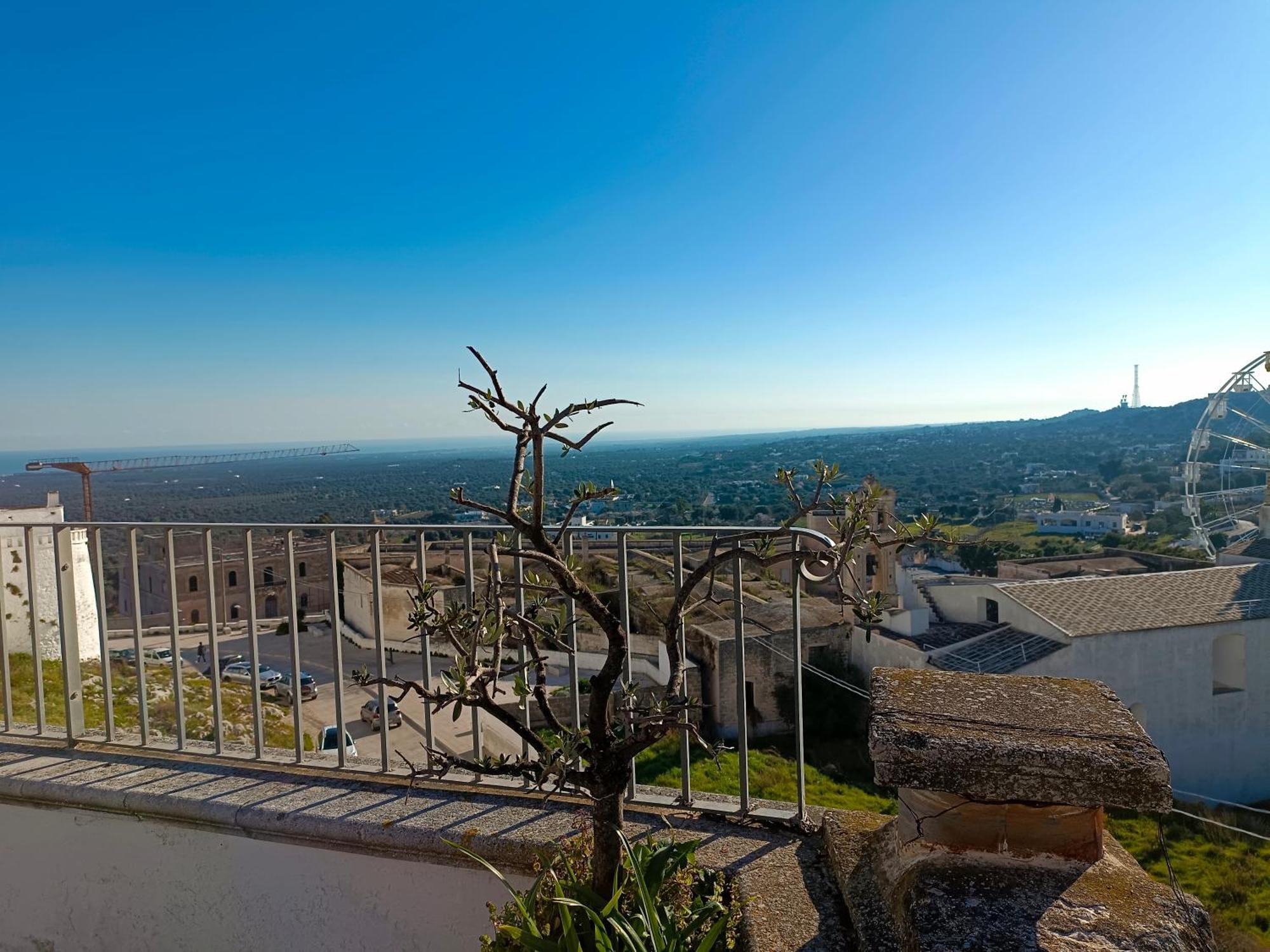 Che Vista!! Ostuni ,Sulle Bianche Mura Con Vista Mozzafiato Luaran gambar